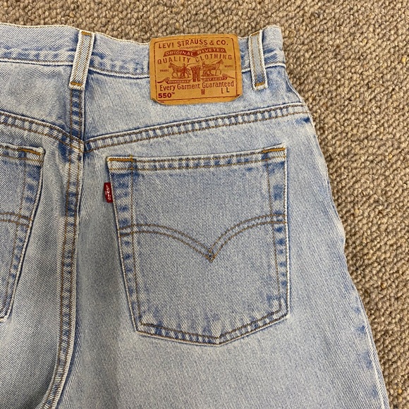Vintage Levi’s 550 High Waist Jeans! - Picture 4 of 8